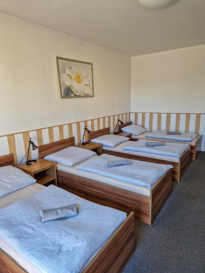 Hotel Ned Hockey Нимбурк Екстер'єр фото